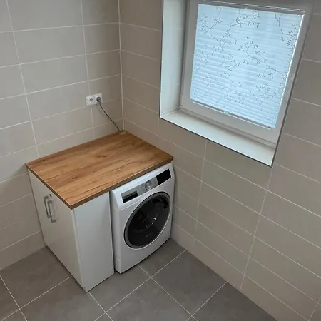 Sunset View Roznov Apartment